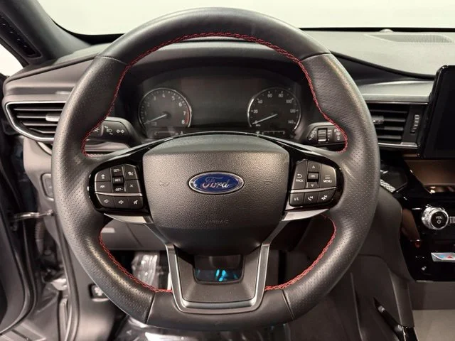 Used 2024 Gray Ford ST-Line image 17