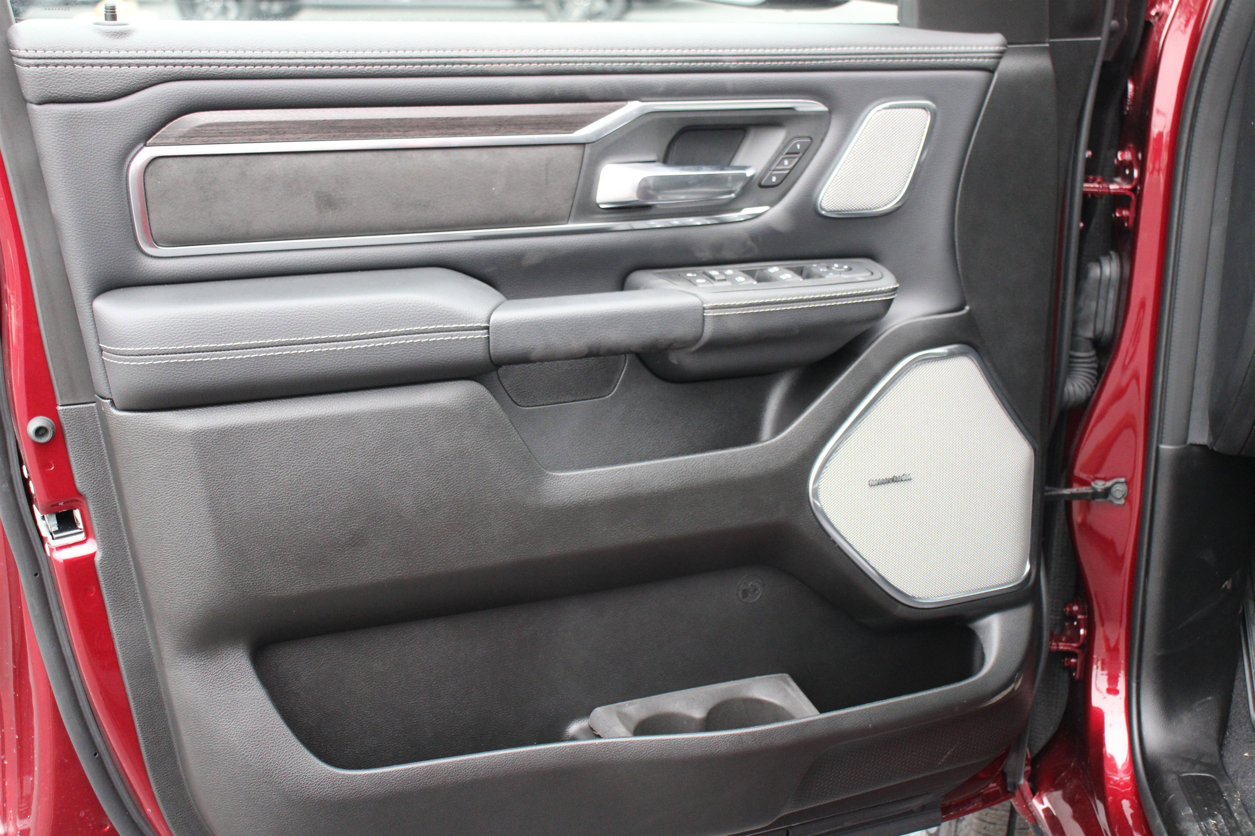 New 2026 Delmonico Red Pearl-Coat Exterior Paint RAM Laramie image 6