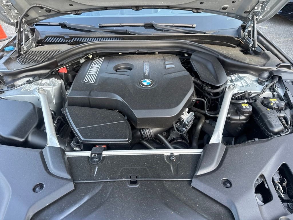 Used 2019 Silver BMW 530i xDrive image 34