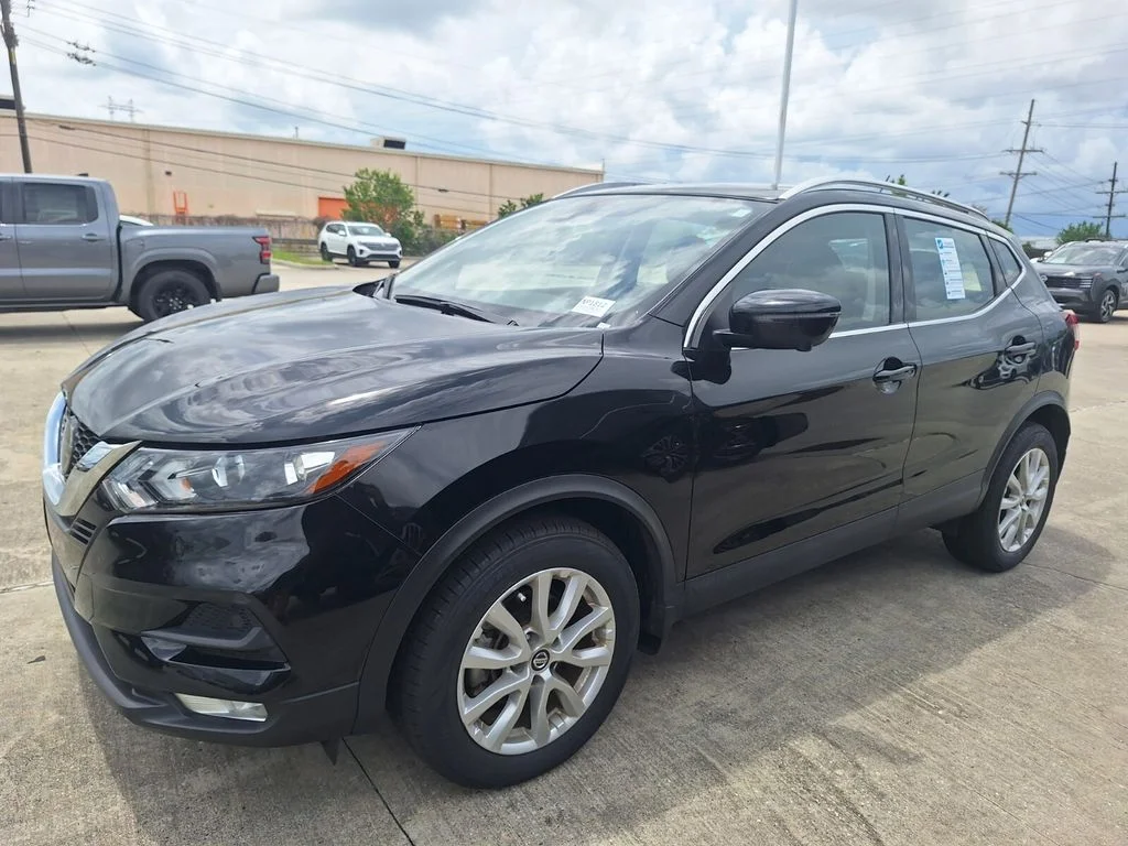 2022 Nissan Rogue Sport SV AWD's photo