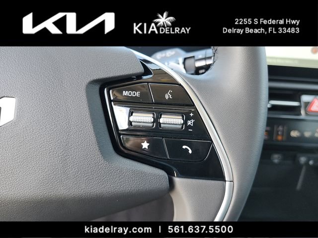 New 2026 Snow White Pearl Kia WIND image 28
