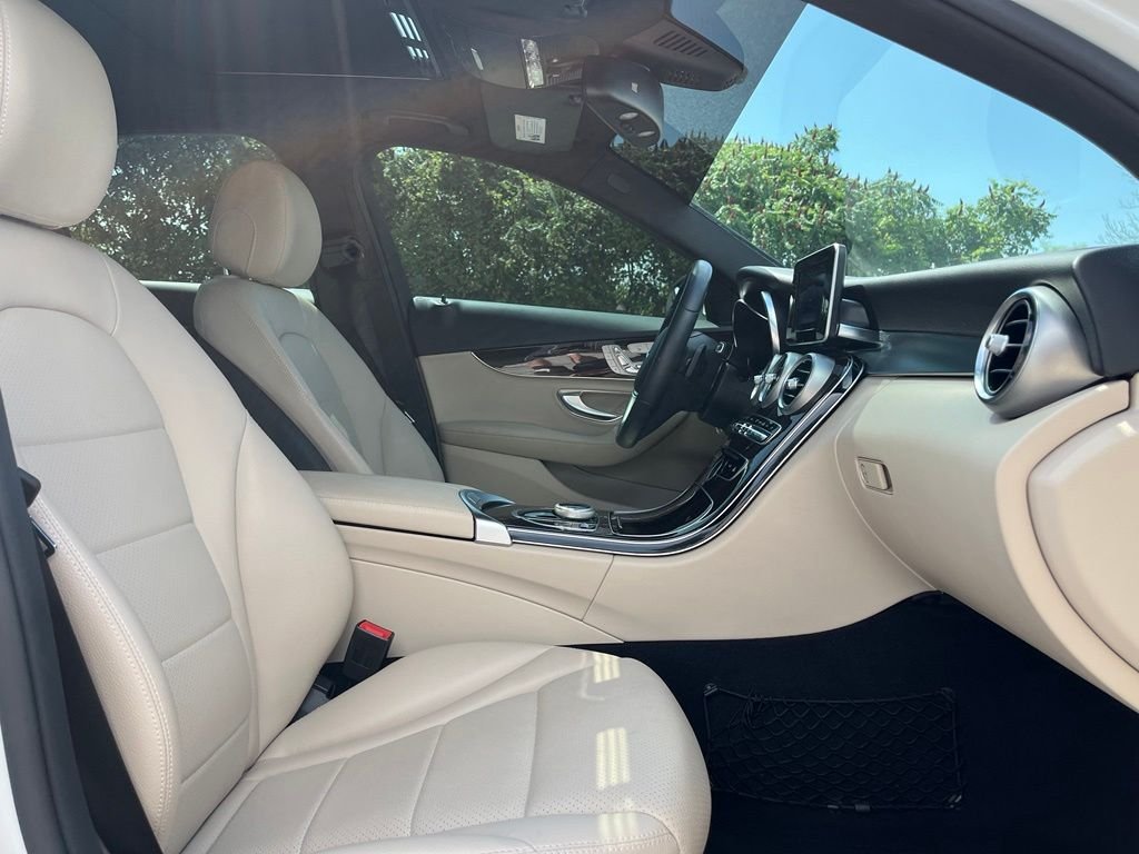 Used 2018 White Mercedes-Benz C 300 image 27