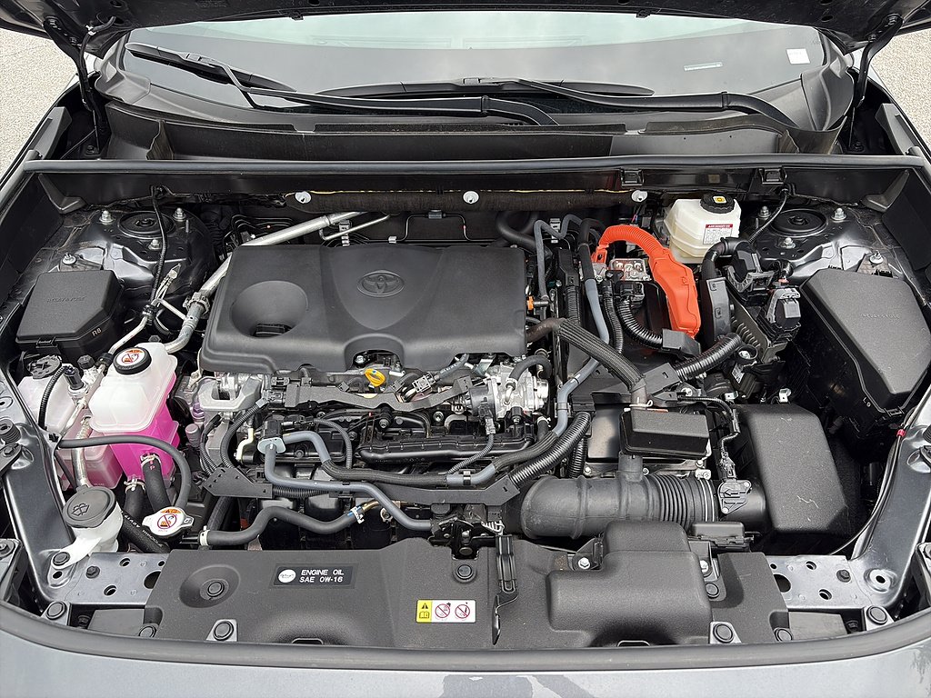 Used 2025 Magnetic Gray Metallic Toyota LE image 33