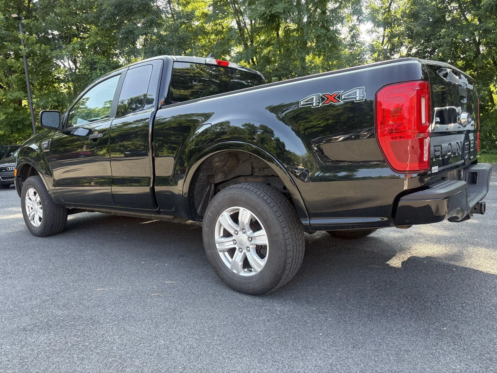 Used 2020 Shadow Black Ford XLT image 5