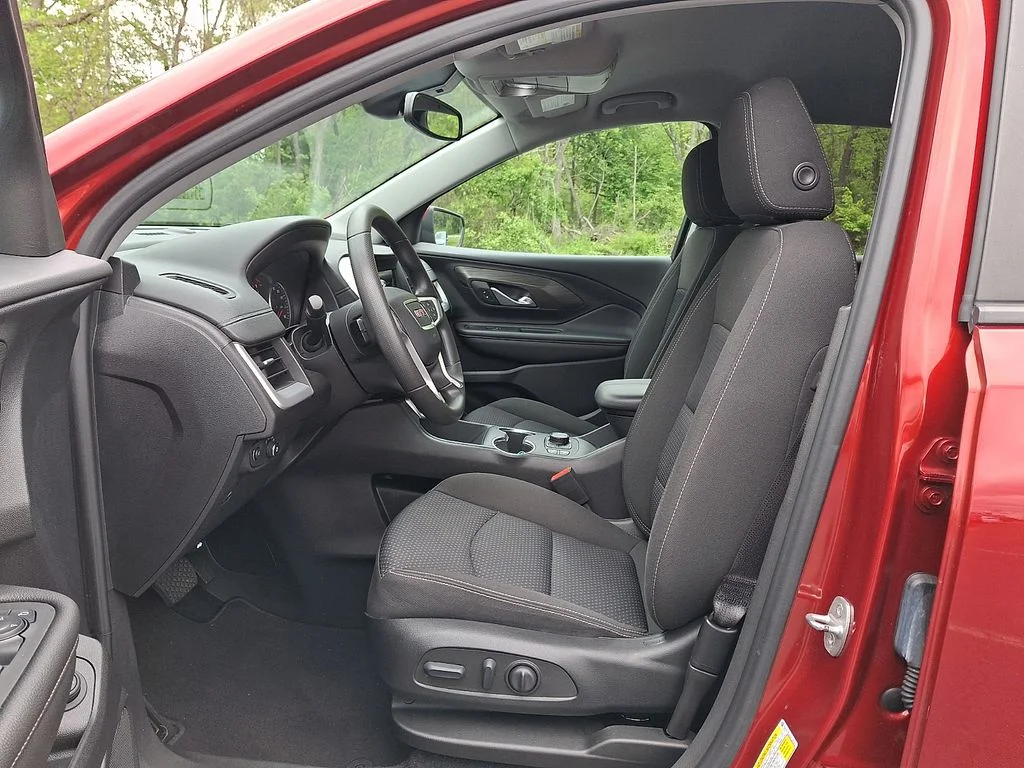 Used 2022 Cayenne Red Tintcoat GMC SLE image 13