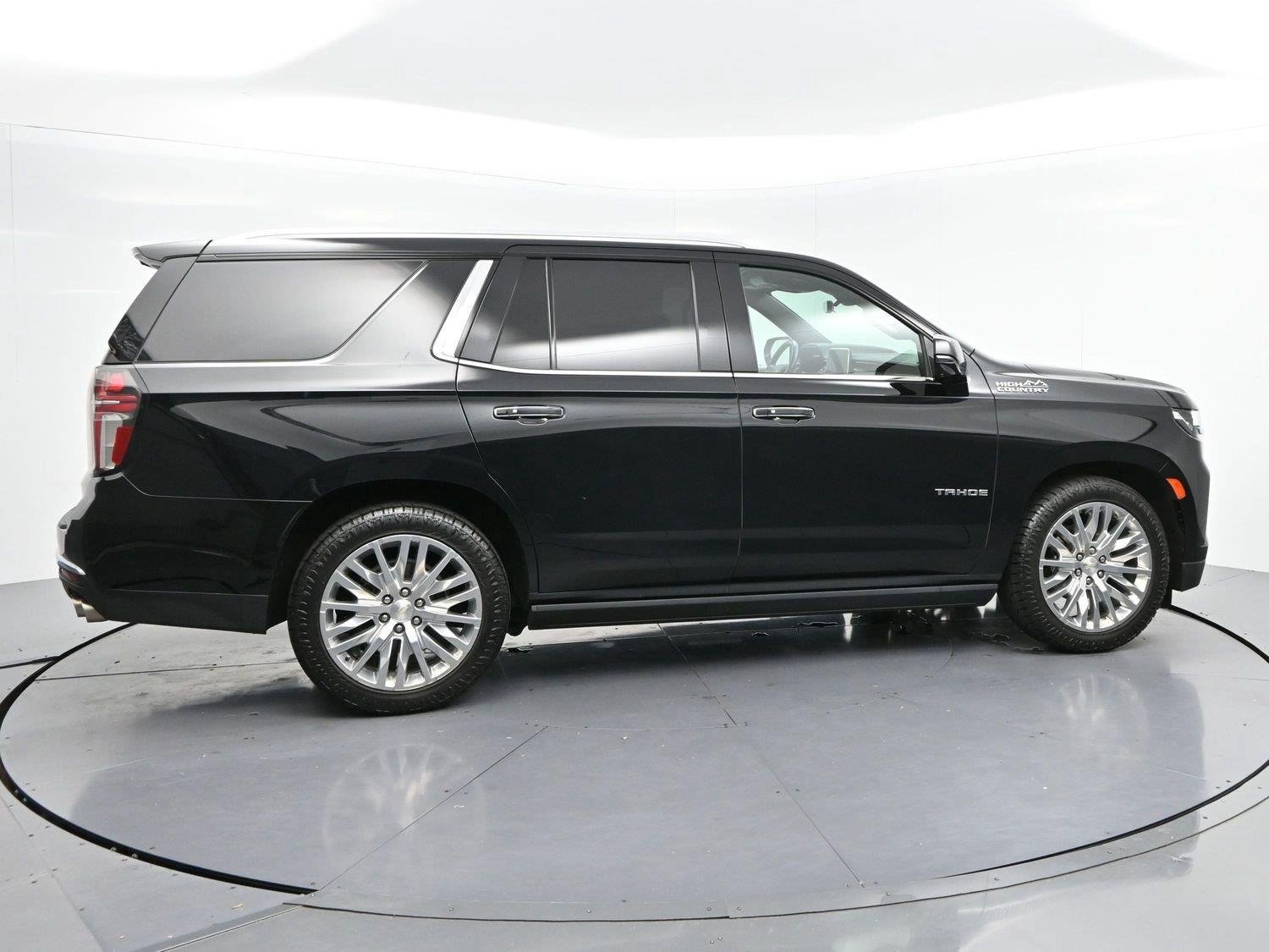 Used 2022 Black Chevrolet High Country image 8