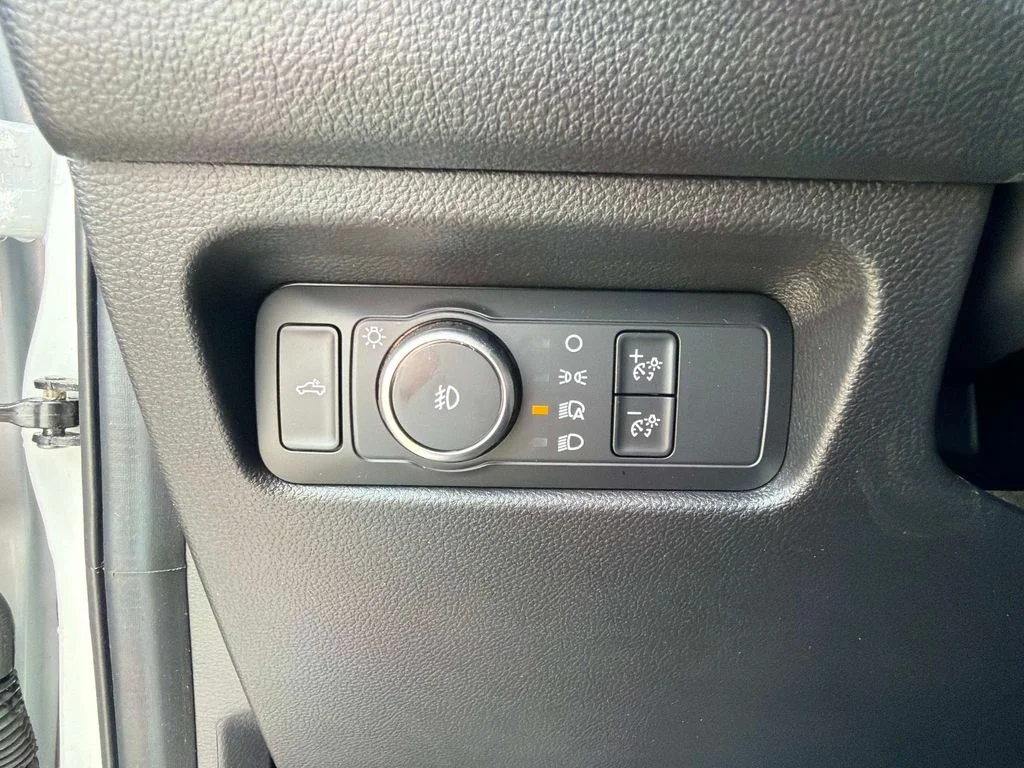 Used 2024 White Ford Lariat image 32