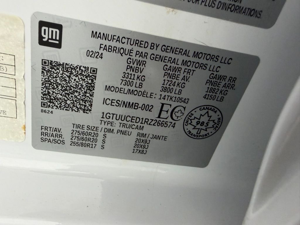 Used 2024 Summit White GMC Elevation image 32