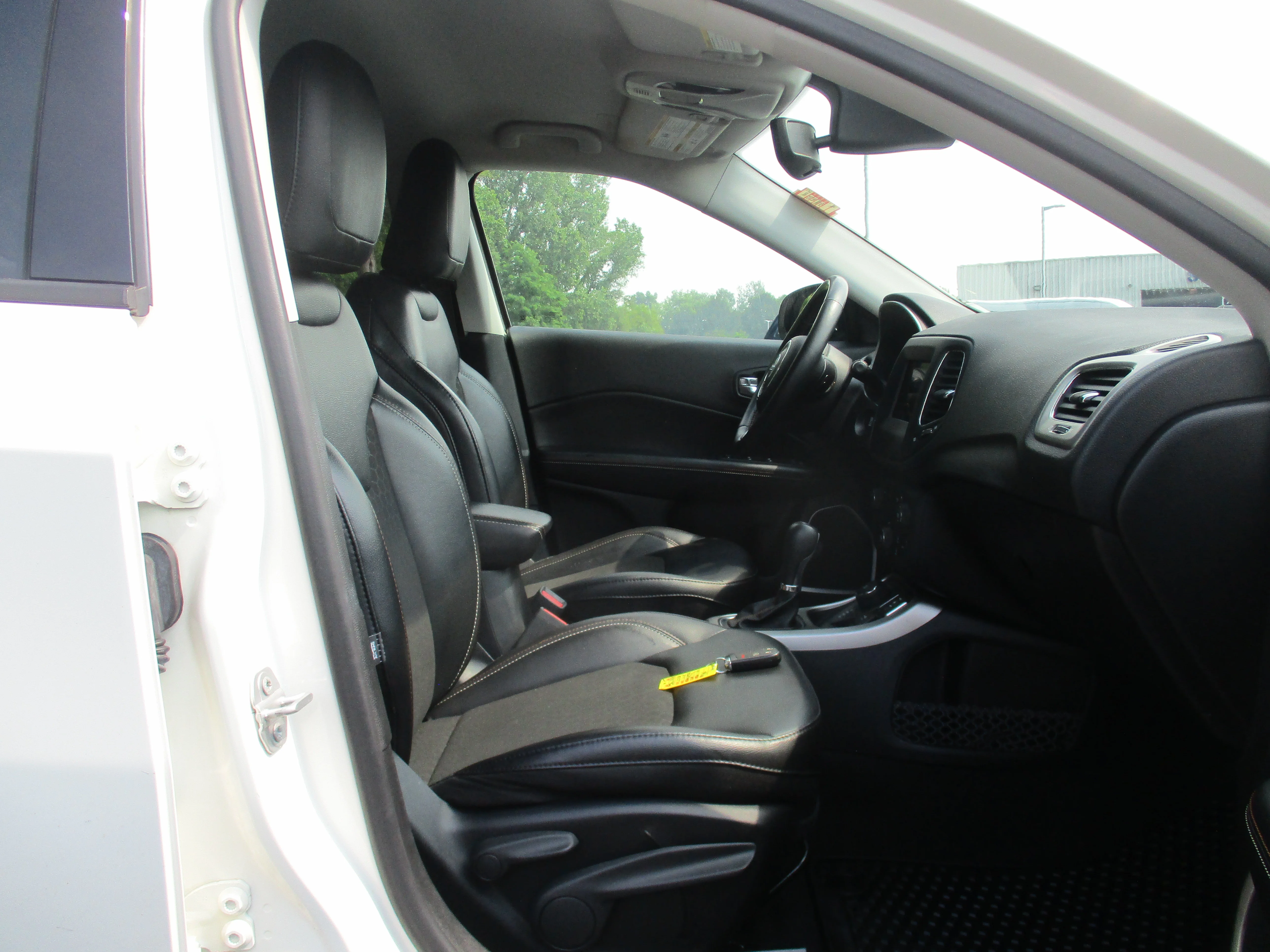 Used 2020 White Clearcoat Jeep Latitude image 36