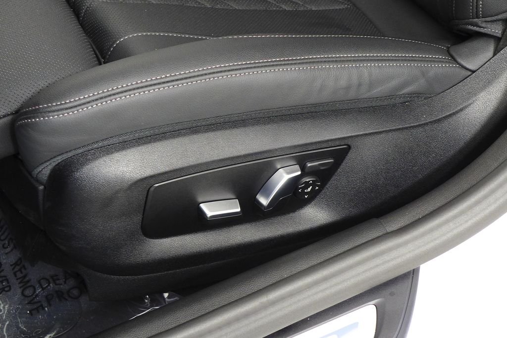 Used 2023 Alpine White BMW 530i image 23
