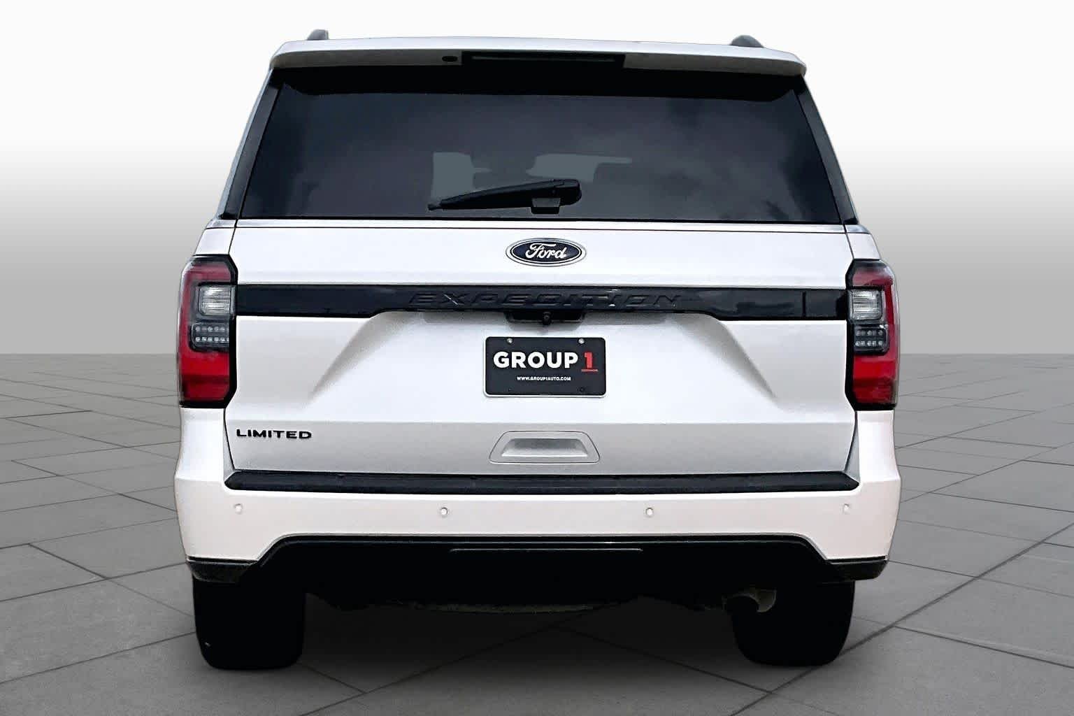 Used 2019 White Platinum Metallic Tri-Coat Ford Limited image 5