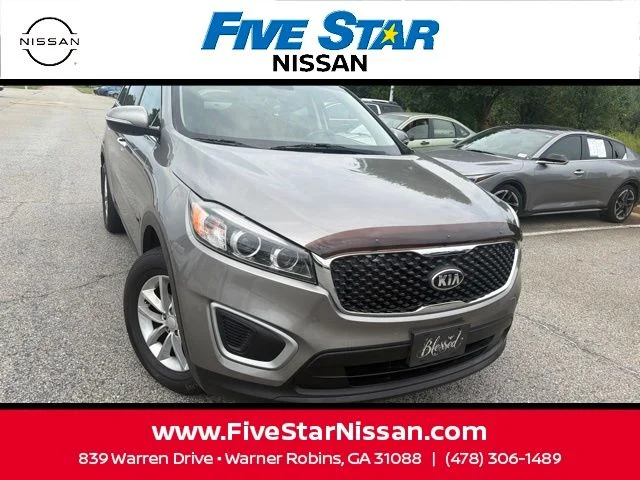 Used 2018 Silver Kia LX image 4