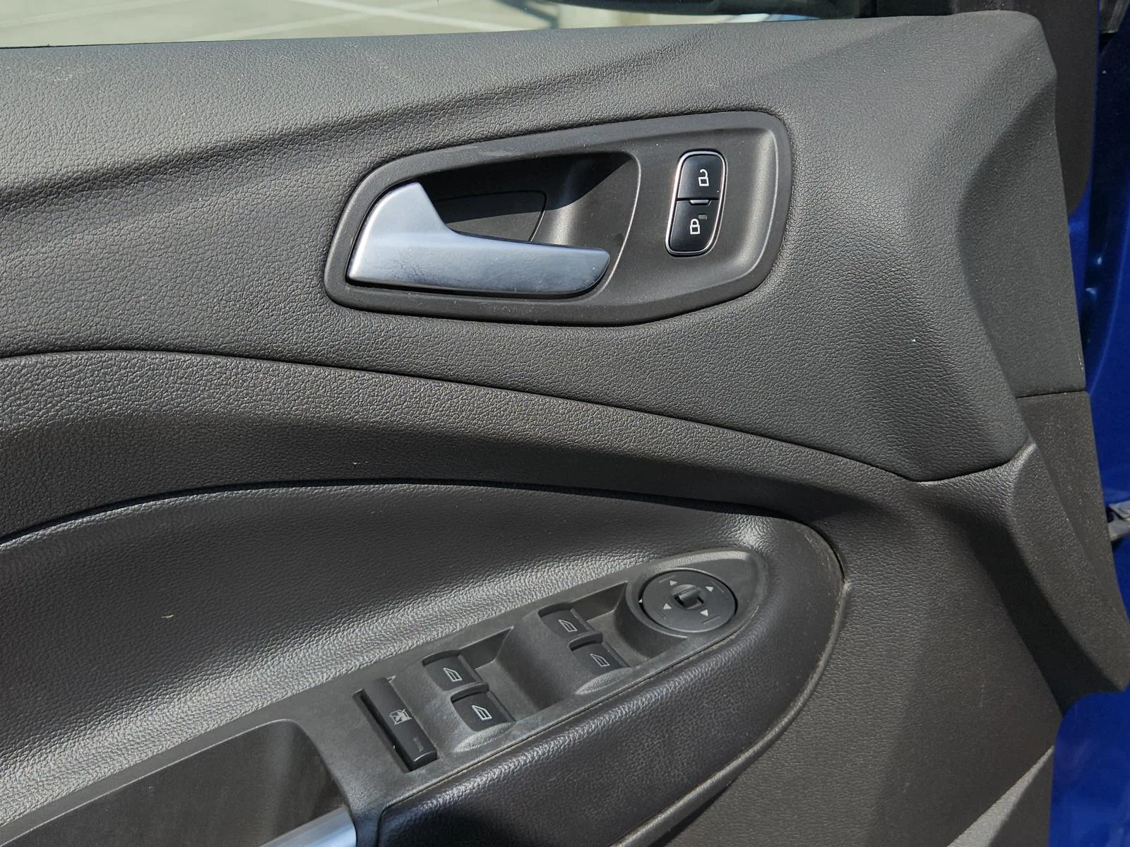 Used 2017 Lightning Blue Metallic Ford SE FWD image 26