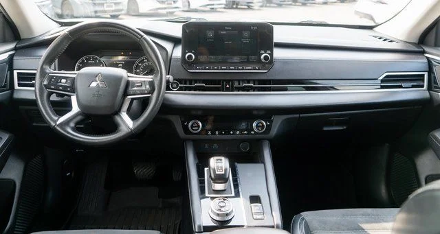 Used 2023 Gray Mitsubishi SE image 16