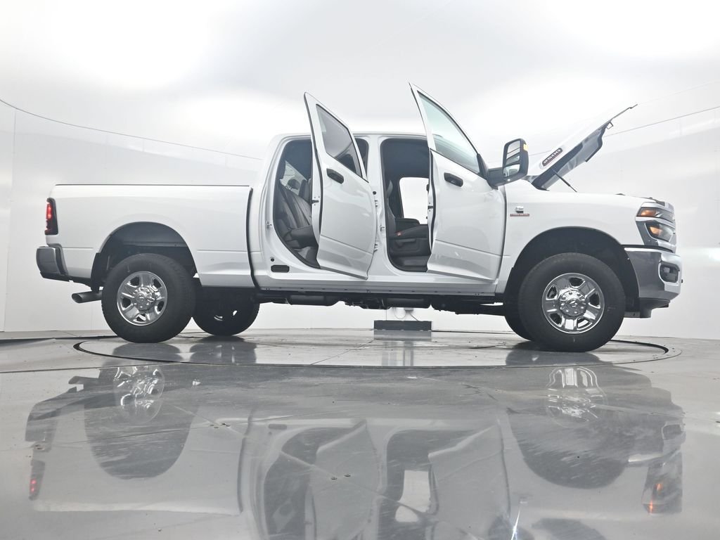 New 2026 Bright White Clear-Coat Exterior Paint RAM Tradesman image 47
