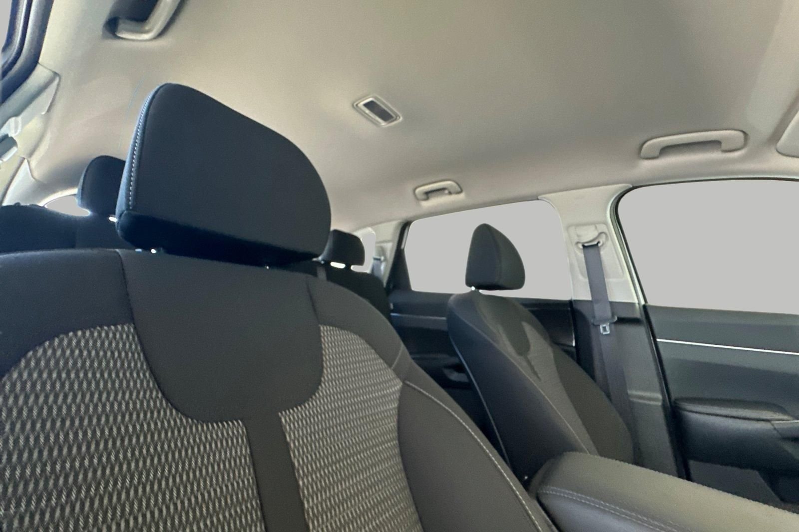 Used 2026 White Kia LX image 18