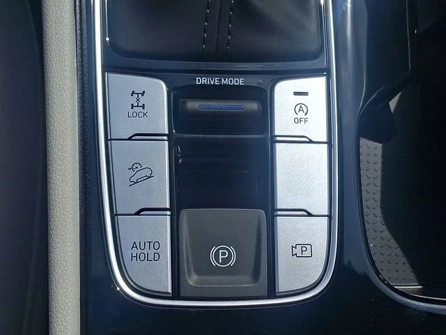 New 2026 Silver Hyundai SEL Plus image 17