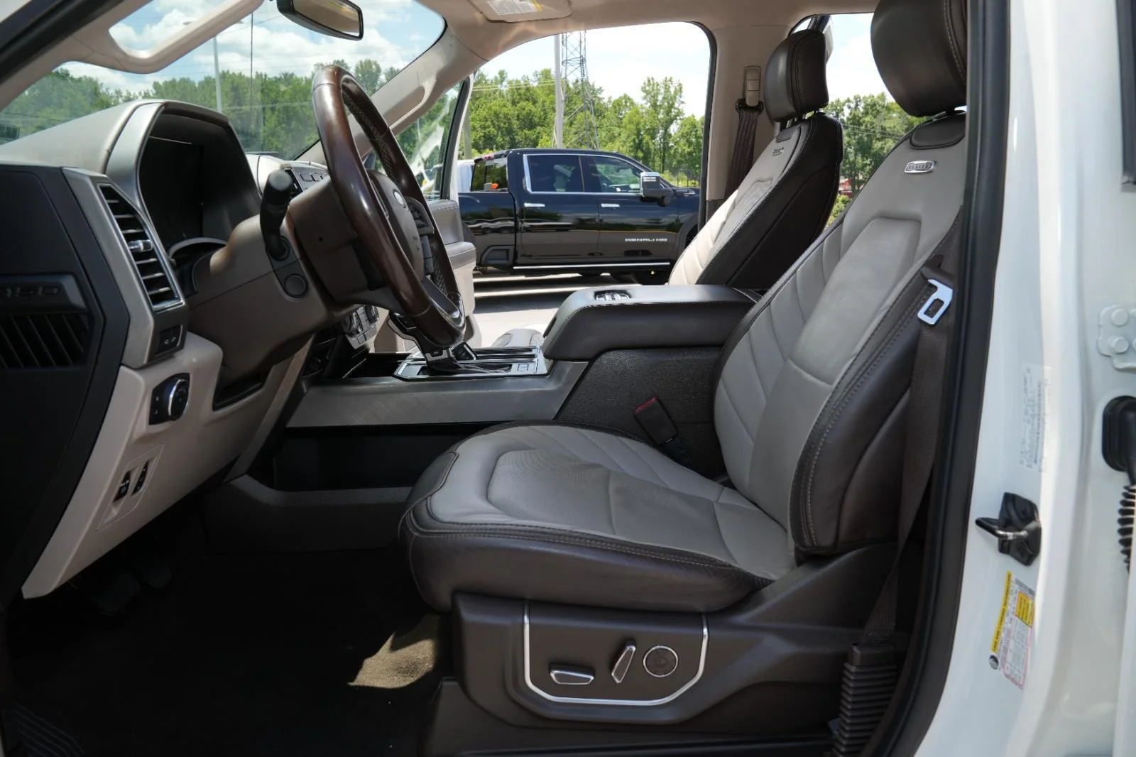 Used 2020 White Ford Limited image 16