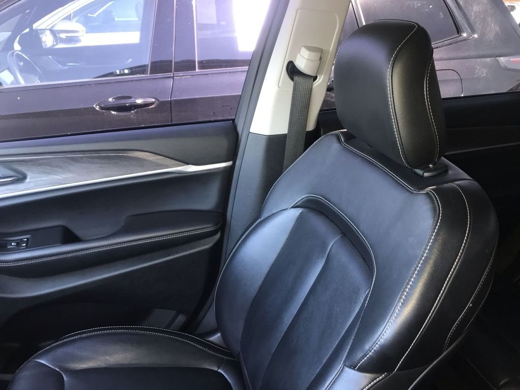 Used 2021 Black Jeep Limited image 25