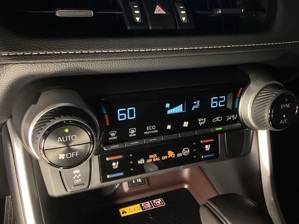 Certified Used 2025  Toyota Limited image 17