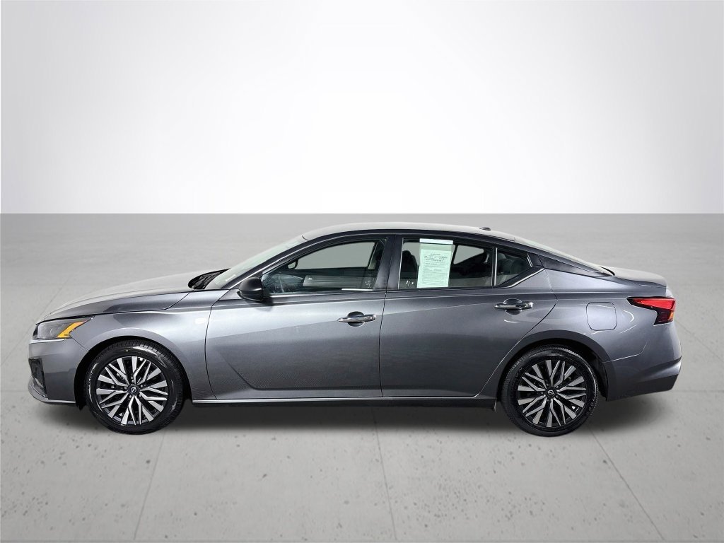 Used 2025 Gun Metallic Nissan 2.5 SV image 9