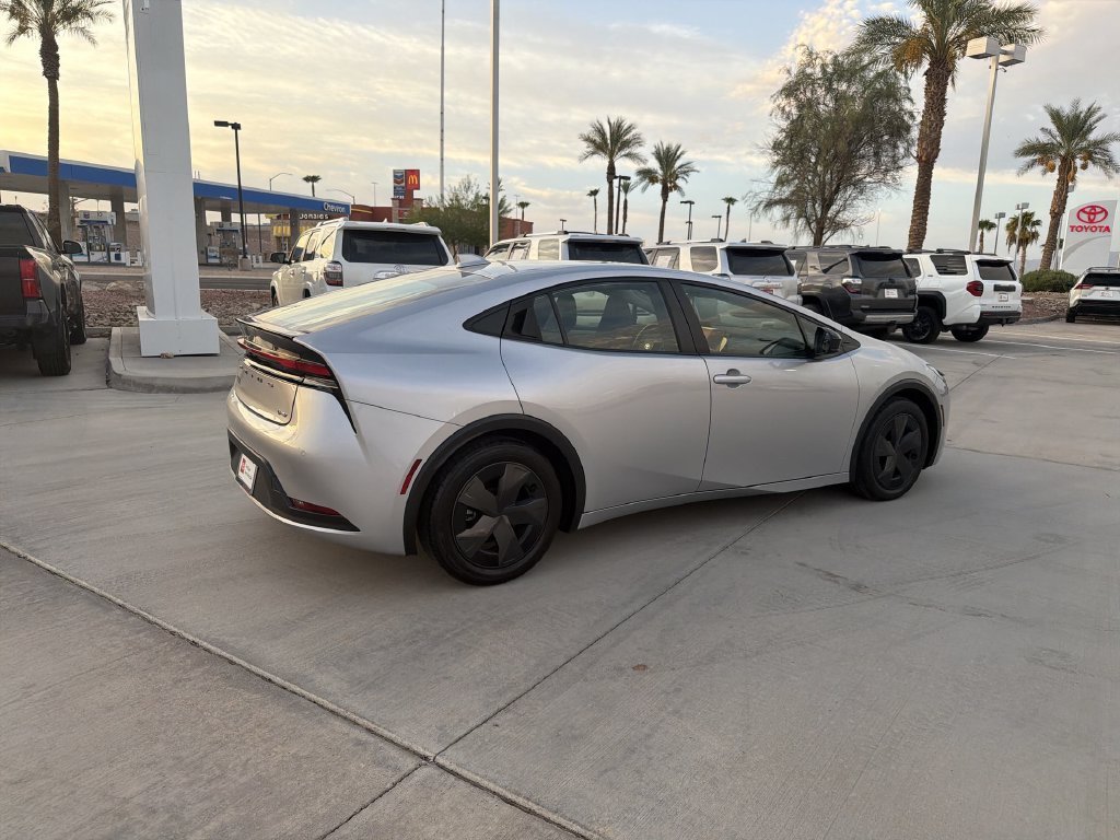 Used 2025  Toyota LE image 4