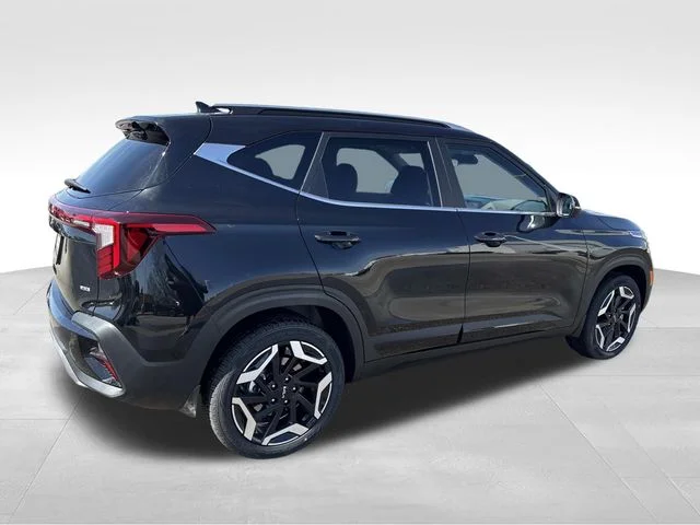 New 2026 Fusion Black Kia SX image 2