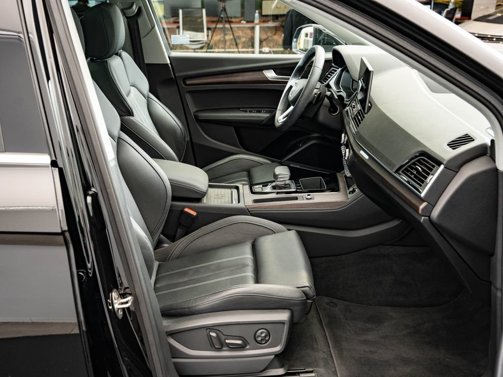 Used 2021 Mythos Black Metallic Audi 45 Prestige image 24