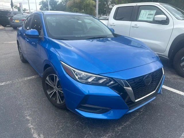 Used 2020 Blue Nissan SV image 3