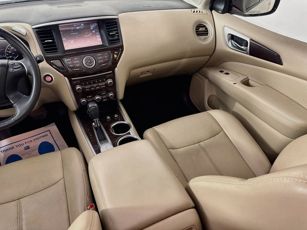 Used 2016 Pearl White Nissan Platinum image 31