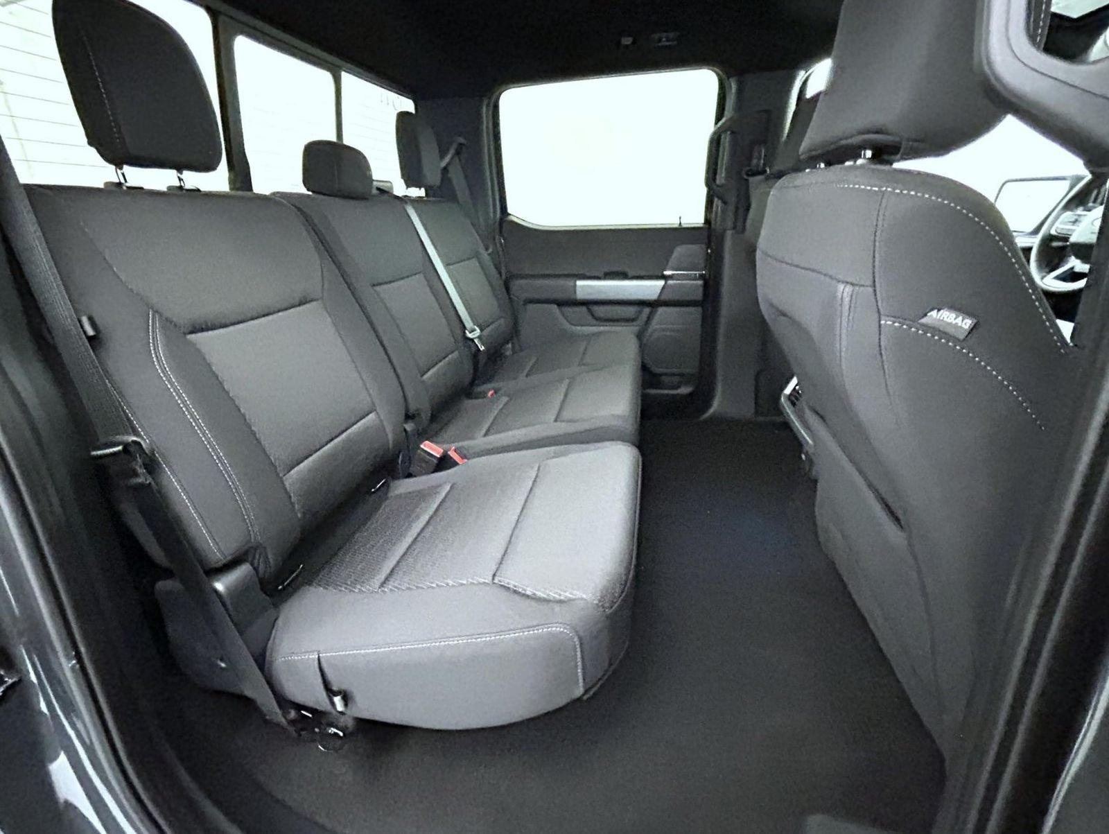 New 2026 Carbonized Gray Metallic Ford XLT image 18