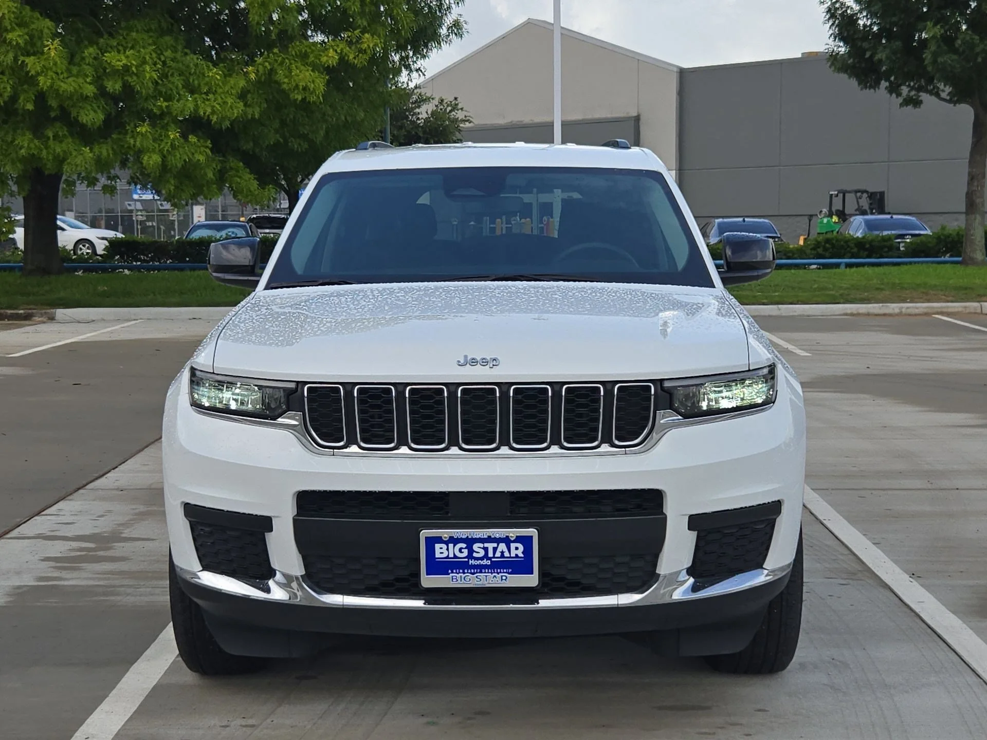 Used 2023 Bright White Clearcoat Jeep Laredo image 9