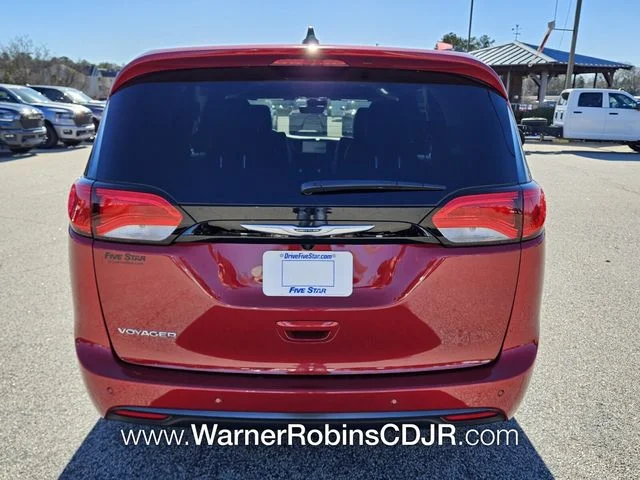 New 2026 Red Hot Pearl-Coat Exterior Paint Chrysler LX image 11
