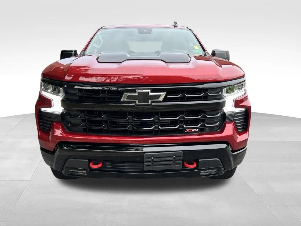 Used 2025 Red Chevrolet LT Trail Boss image 9