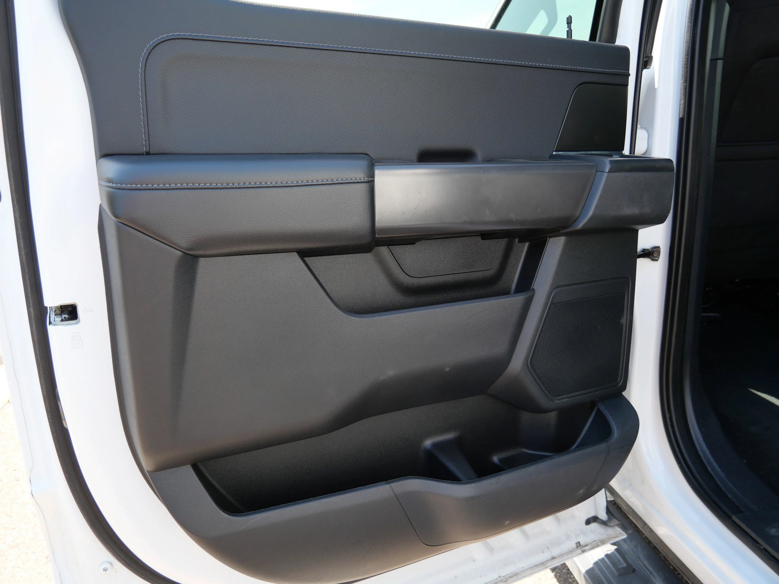 Certified Used 2024 Oxford White Clearcoat Ford XLT image 14