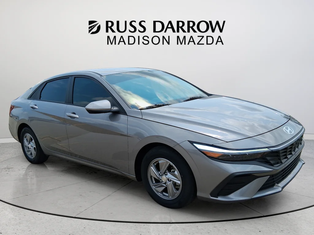 Used 2024 Silver Hyundai SE image 7