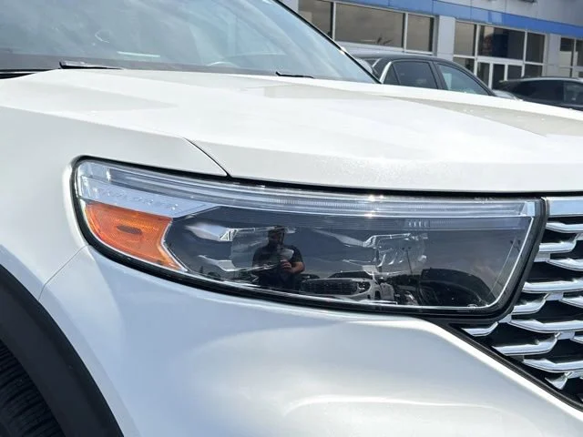 Used 2023 White Ford Platinum image 19