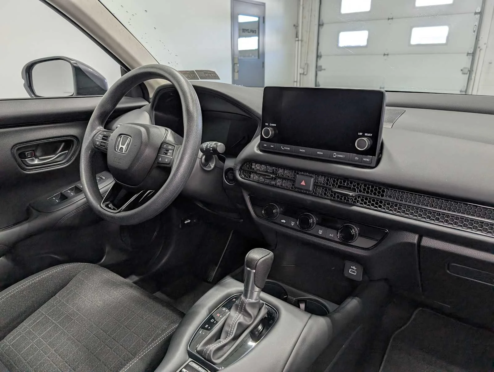 Certified Used 2024 Modern Steel Metallic Honda LX image 39