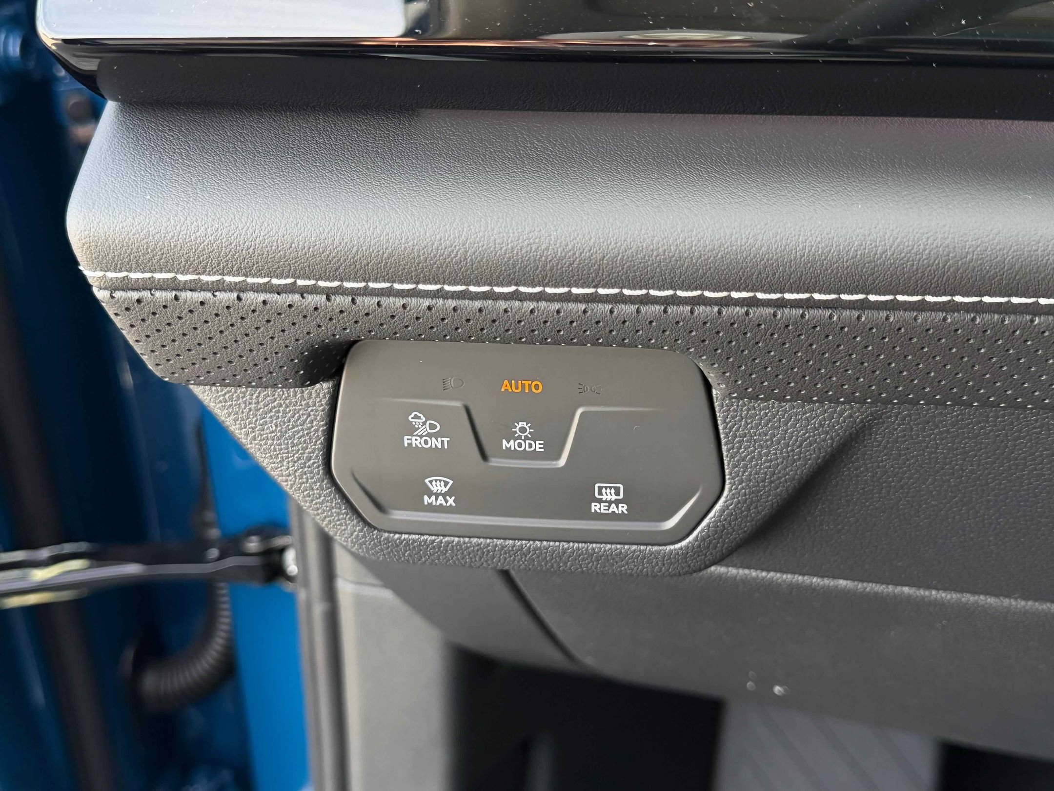 New 2026 Blue Volkswagen 2.0T SEL image 25