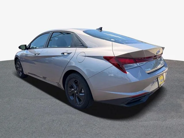 Used 2023 Silver Hyundai SEL image 2