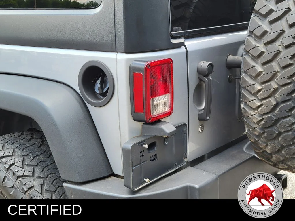 Used 2016 Silver Jeep Unlimited Sport image 13