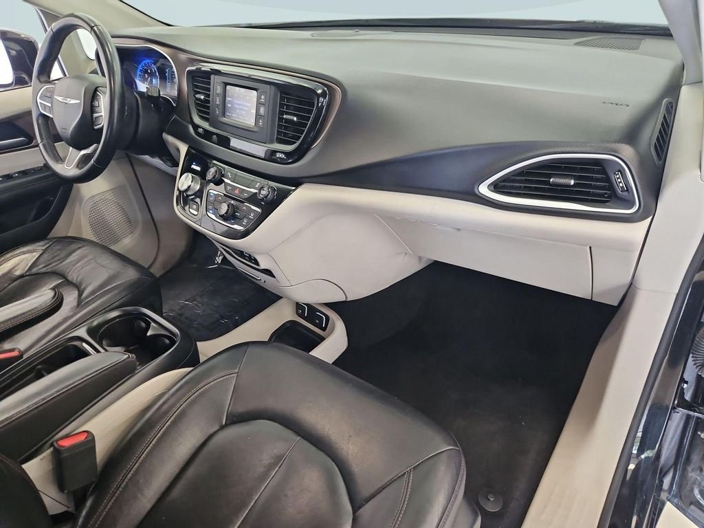 2017 Chrysler Pacifica Touring-L - Photo 29