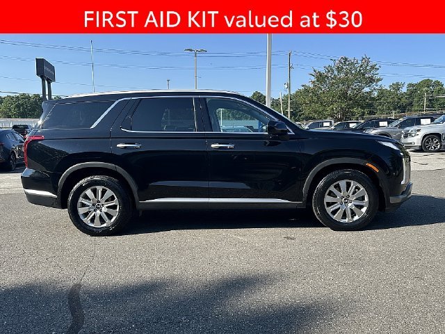 Used 2024 Black Hyundai SEL image 9