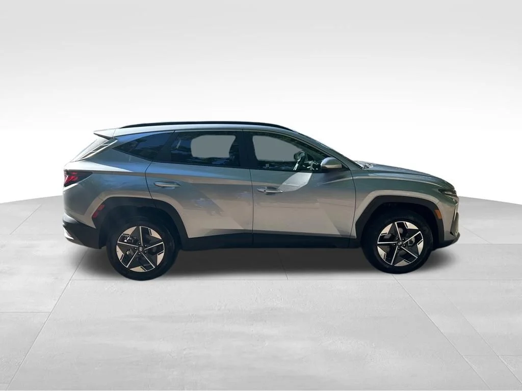 Used 2026 Silver Hyundai SEL image 7