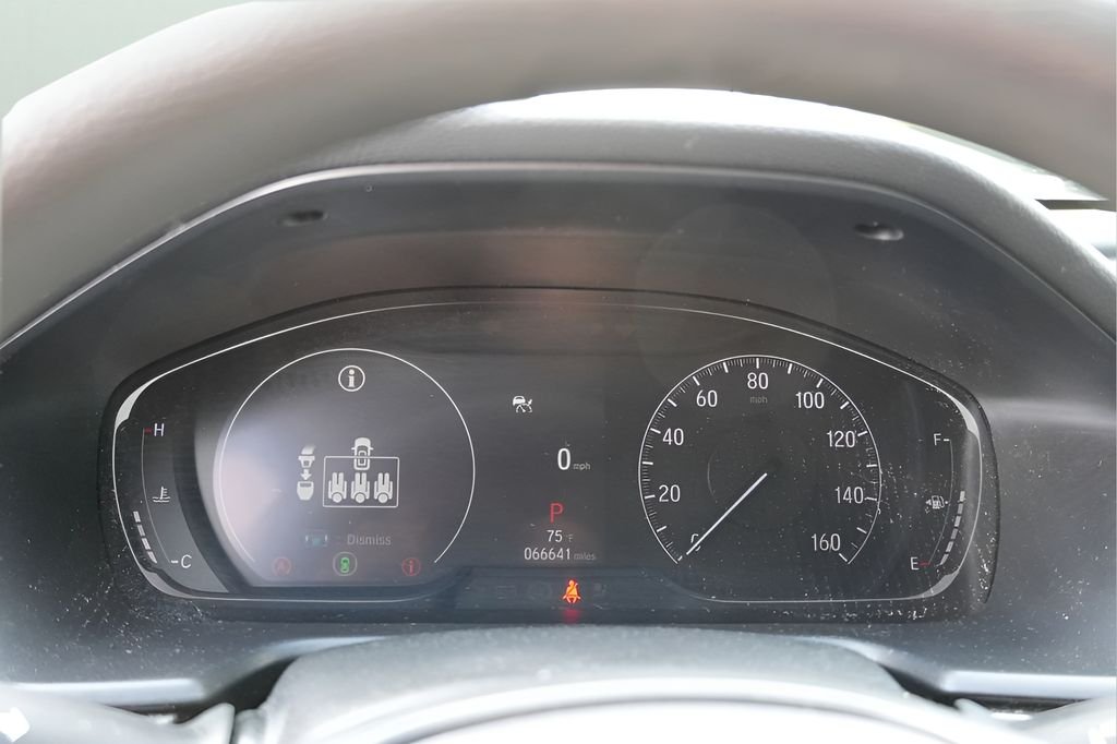 Certified Used 2022 Lunar Silver Metallic Honda LX image 20