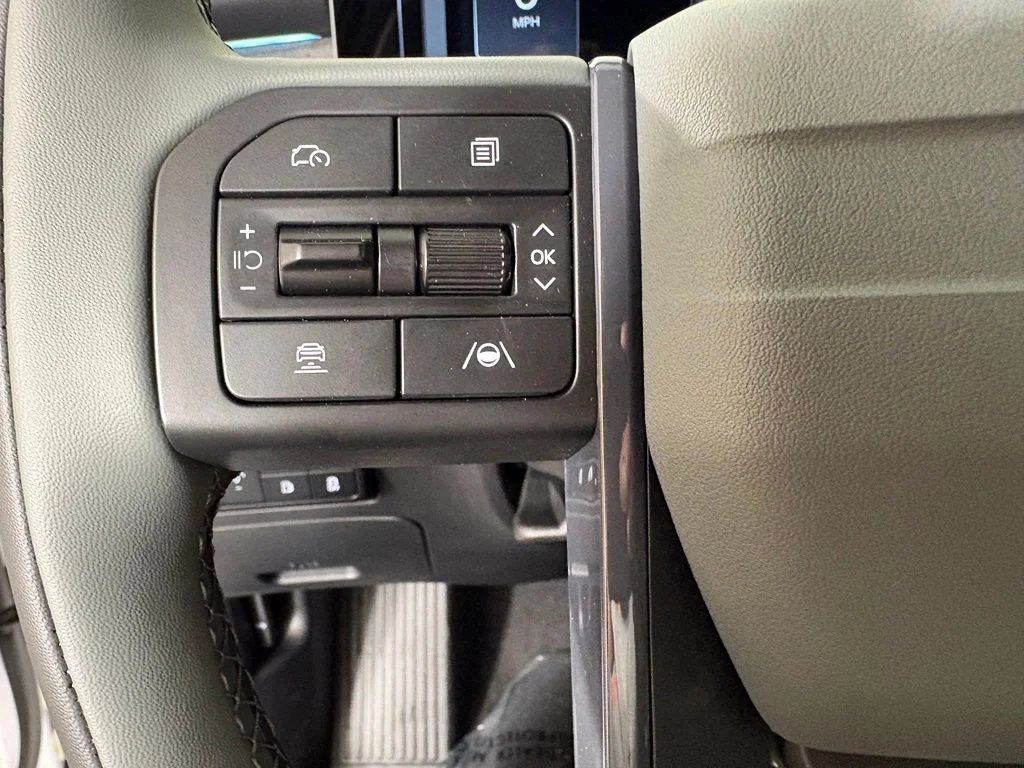 New 2027 Glacial White Pearl Kia X-Line SX image 24