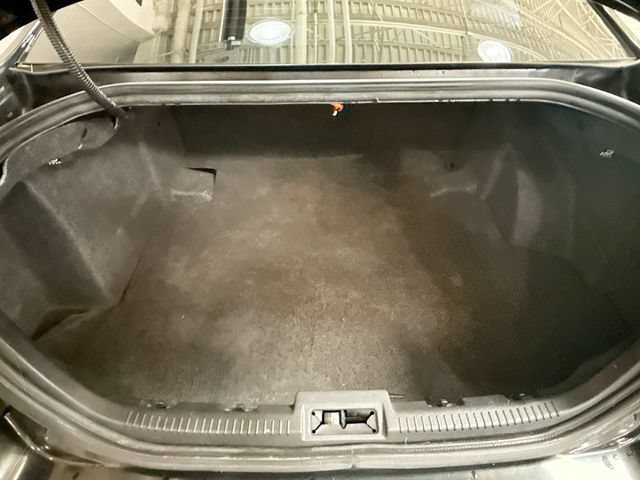 Used 2009  Ford S image 22