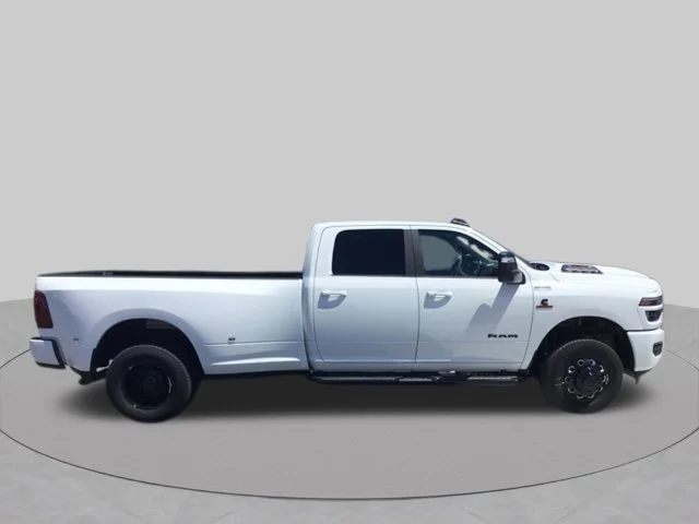 2026 RAM 3500 Laramie - Photo 6