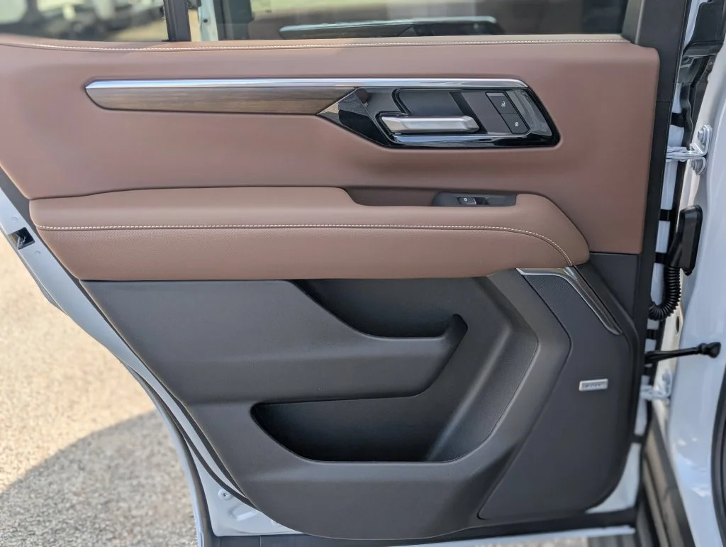 New 2026 Polar White Tricoat Chevrolet High Country image 37