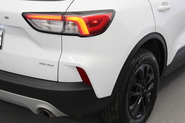 Used 2021 White Ford SE image 10